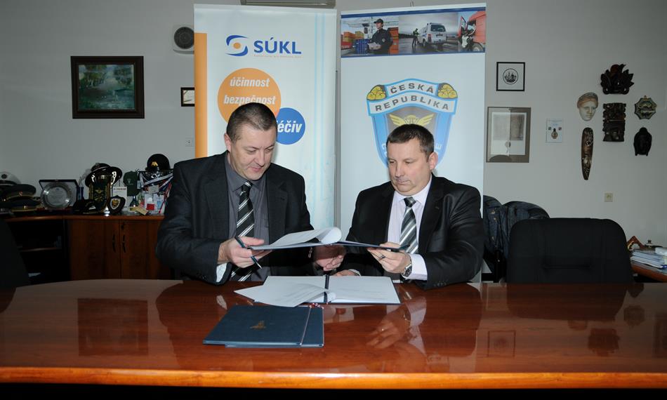 2012-1-16-1316Podpis dohody 1823.JPG